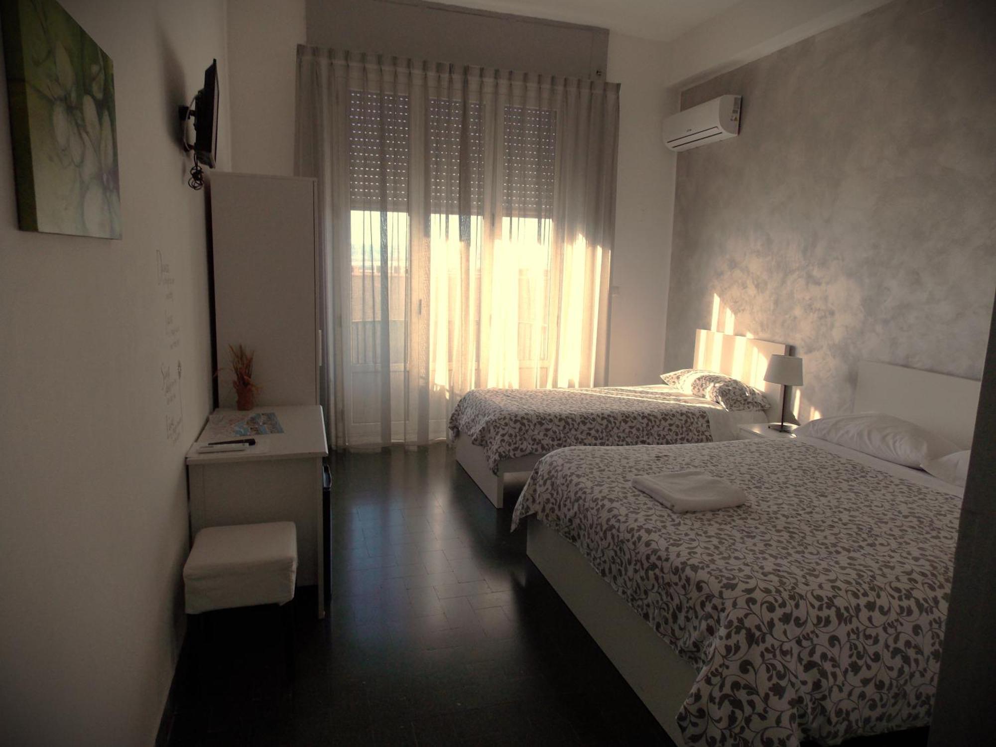 Central House Reggio di Calabria Bagian luar foto